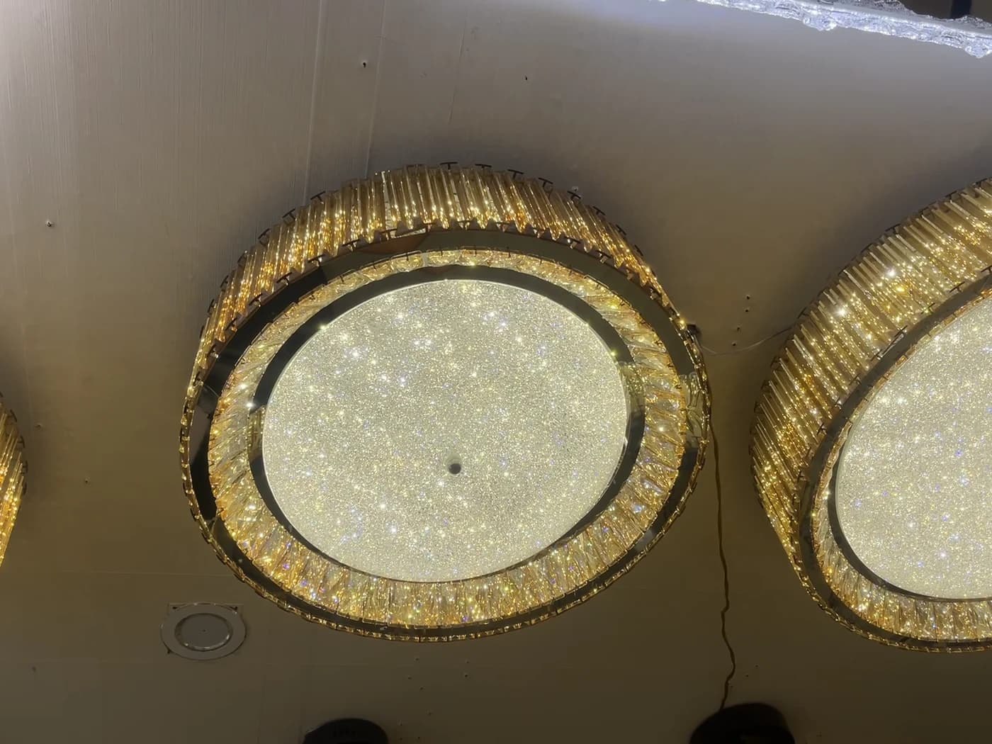 LightHouse Jhoomer 6052-500MM - Video, Crstls, Effect, 3clrs, Sampane (video still), view 1
